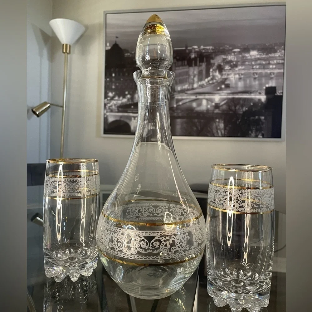 Vintage Decanter and 2 Glasses